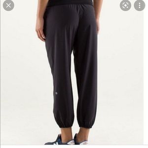 NWT Lululemon Om pants in black size 4